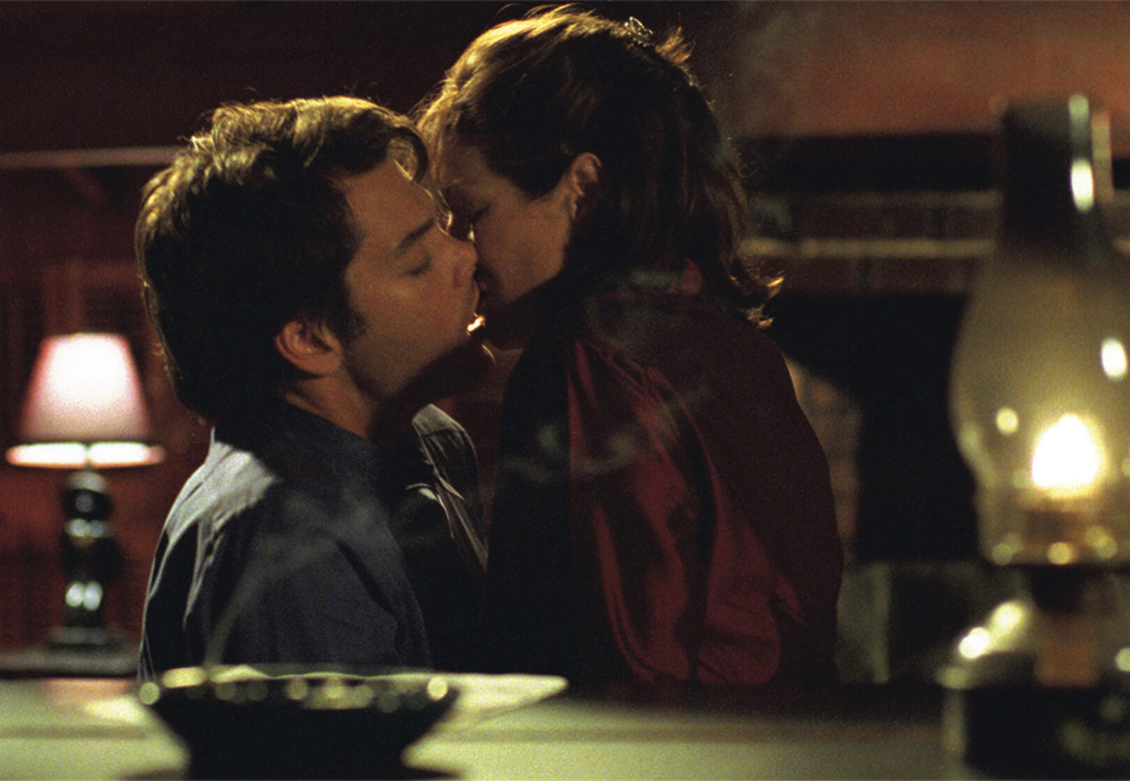 Image of Man and Woman kissing