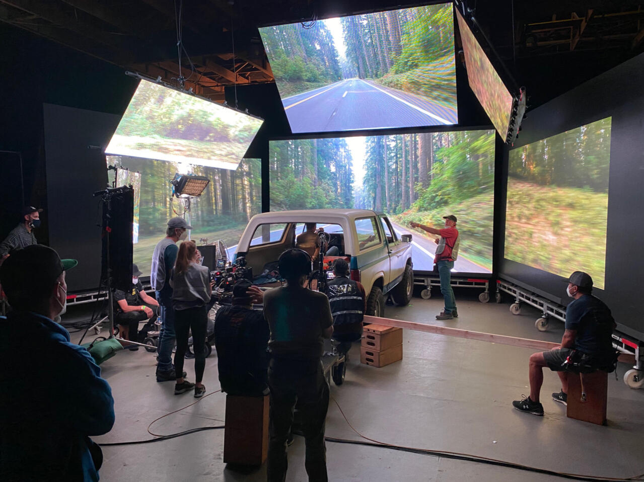 behind the scenes of a LED car process scene from the movie "Dog".